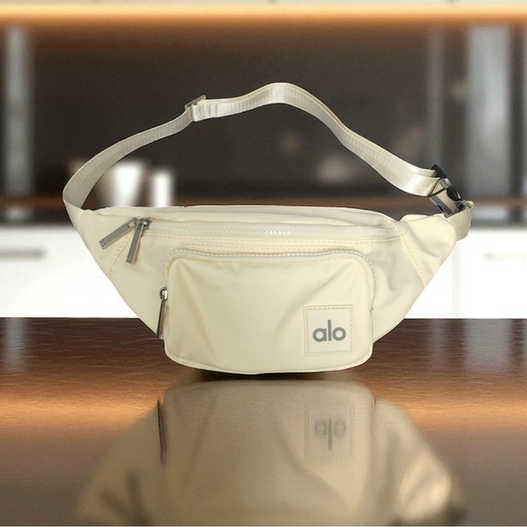 ALO Yoga Handbags - ALO Yoga cream ligth  Belt Bag